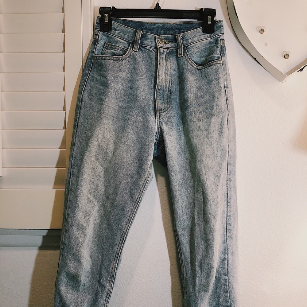 Brandy Melville Jane Light-wash Jeans!